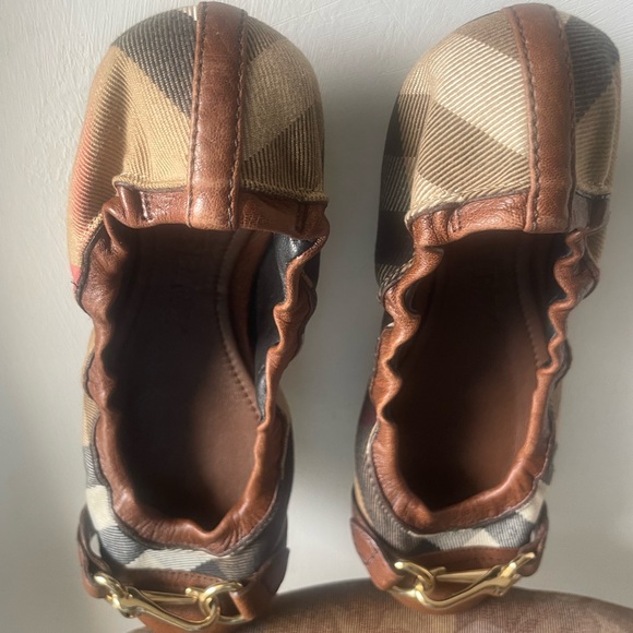 Authentic-BURBERRY Heritage House Check SHIPLEY Ballerina Flats. - Picture 5 of 5
